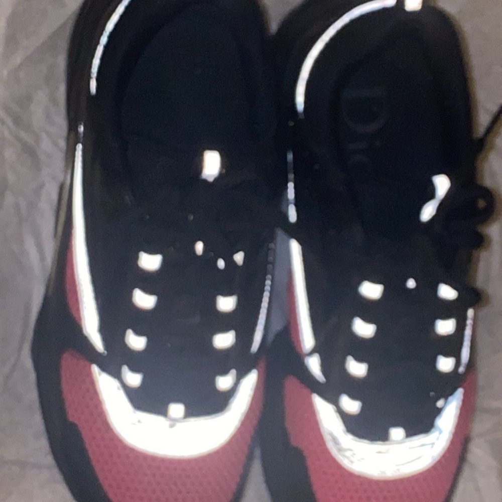 B22 Dior Sneakers - Picture 2 of 4
